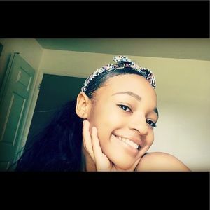 Meet your Posher, Kiki